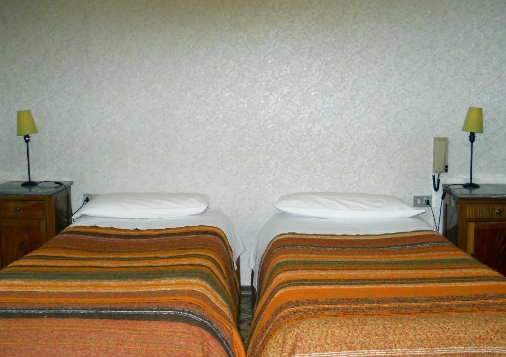 Hotel Del Pesce Luino Habitación foto