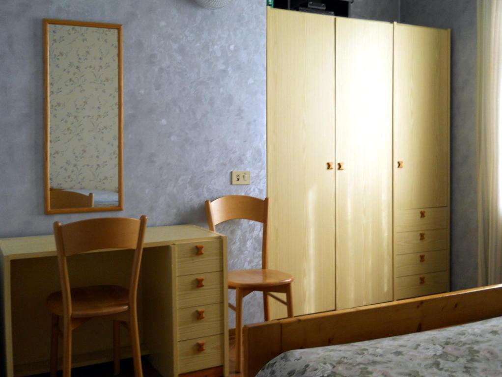 Hotel Del Pesce Luino Habitación foto